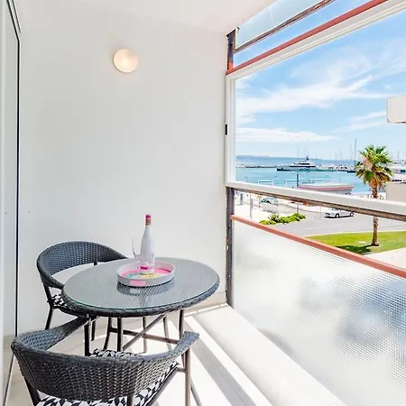 West Coast Ave شقة سبليت